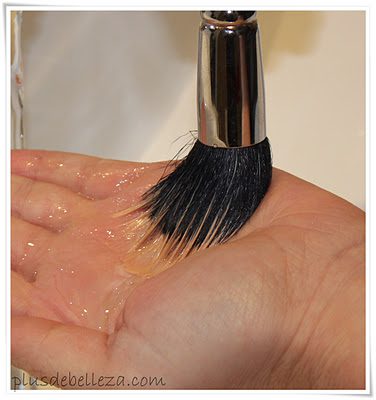 makeup-brush-clean-on-back-or-palm-of-hand