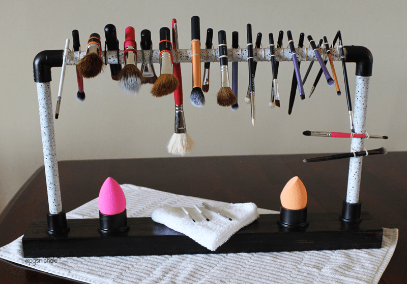 makeupbrushes-aftercleaning-dryupsidedown