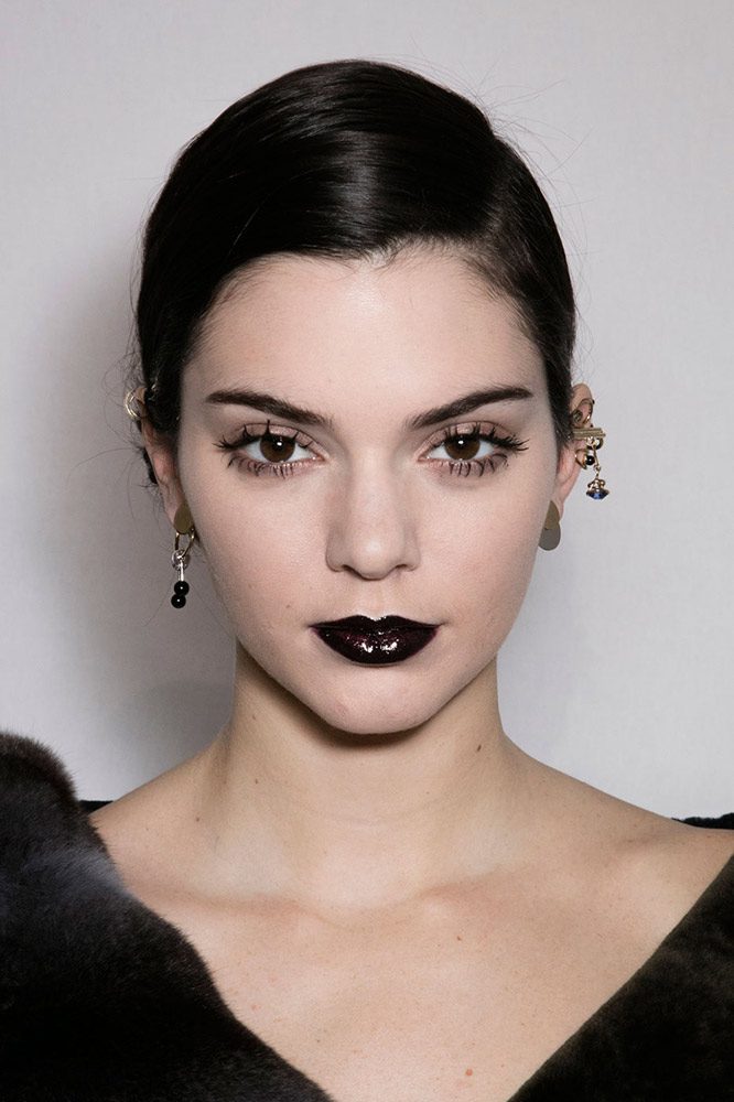 fall-2016-makeup-trends-for-lips-black-lipstick-vampy-dark-gothic-lipstick
