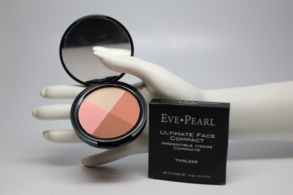 Eve Pearl Ultimate Face Compact