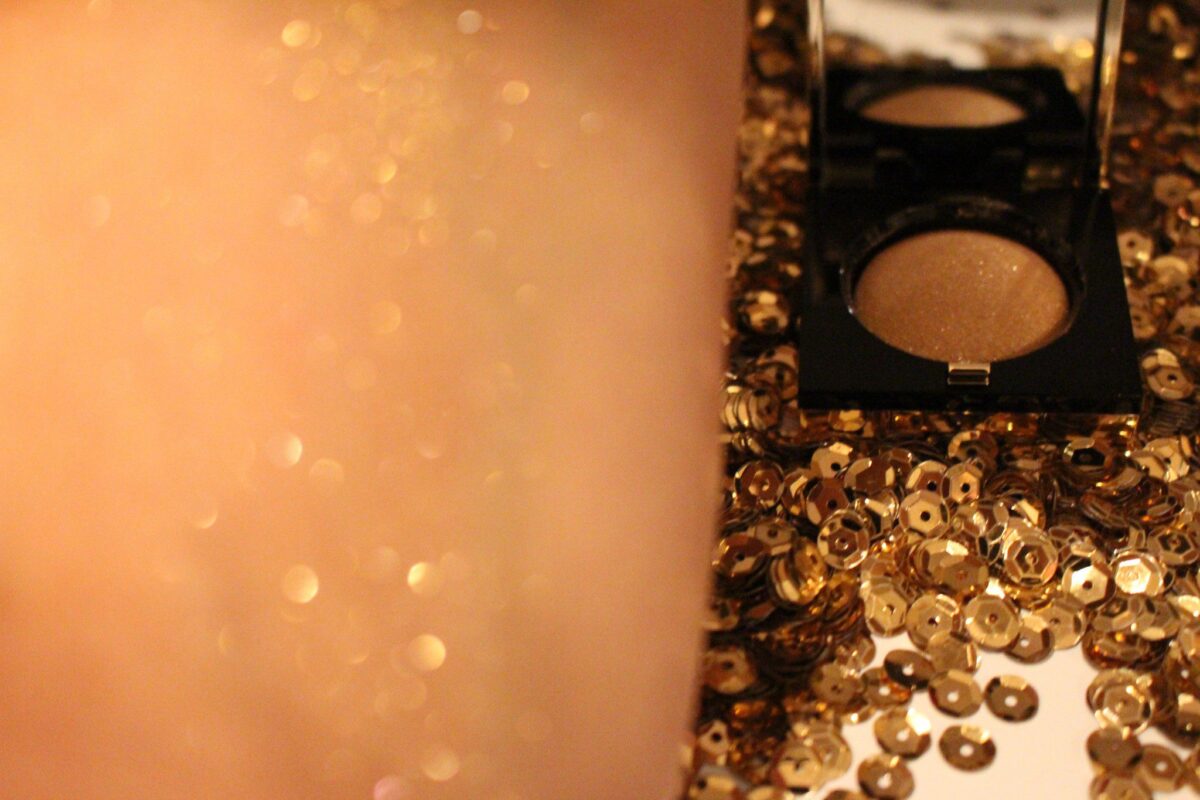 Bobbi Brown Sequin Eyeshadow in Prosecco swatch