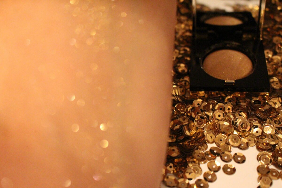 Bobbi Brown Sequin Eyeshadow in Prosecco Swatched