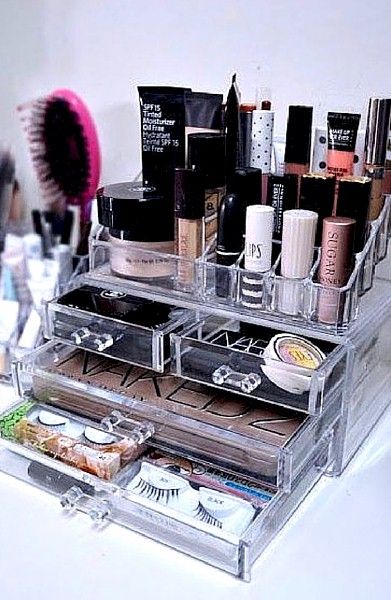 beauty-resolutions-2017-organize-makeup-in-lucite-sww-through-containers