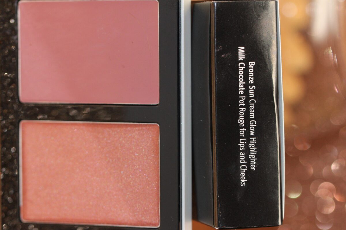 Bobbi-Brown-bronze-cream-highlighter-new-product-pot-of-rouge-for-lips-cheeks-blush-milk-chocolate-potofrouge