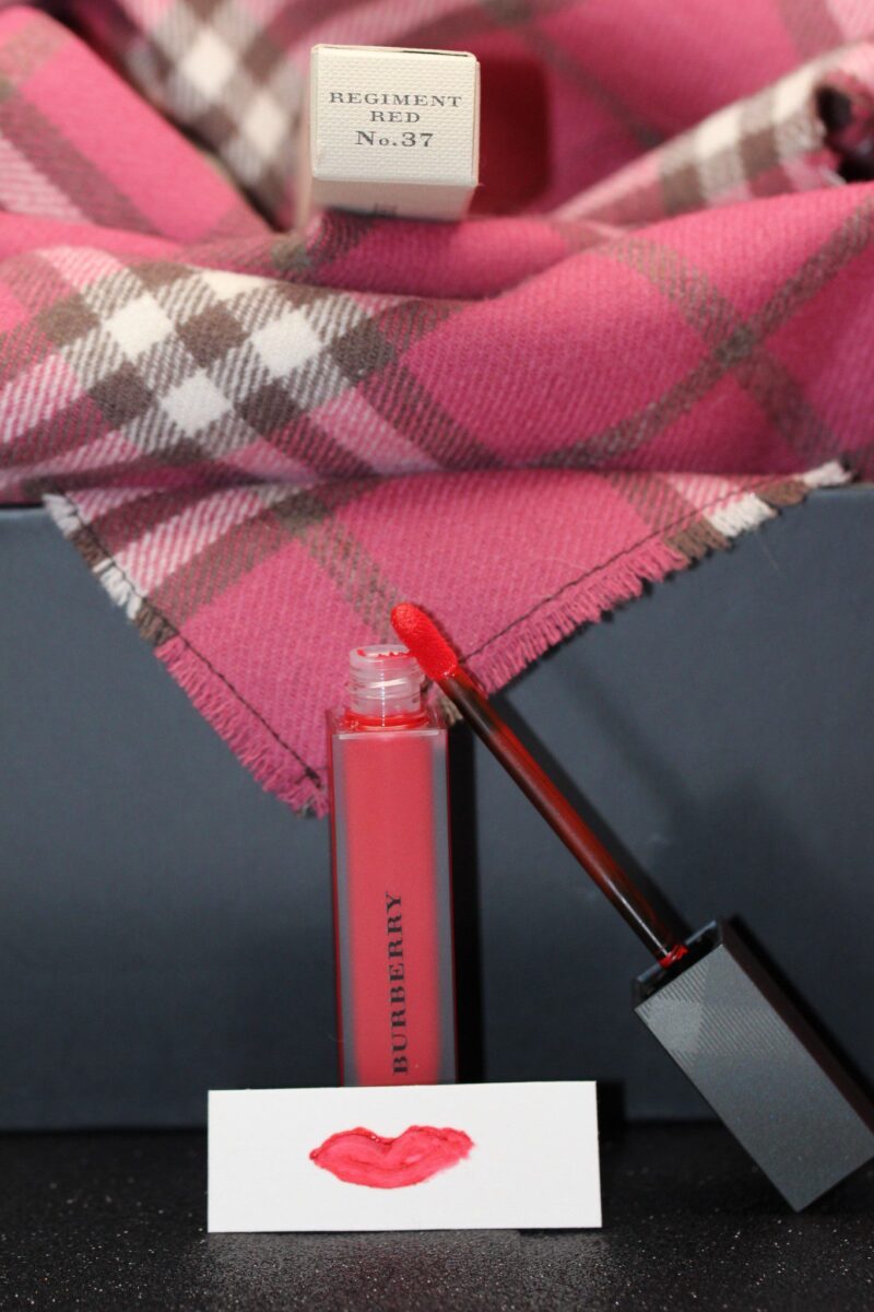 Burberry-liquid-velvet-lipstick-37-regimentred-comfortable-moisturizing-bold-lip-color-pigmented-richpigment-oneswipesaturation