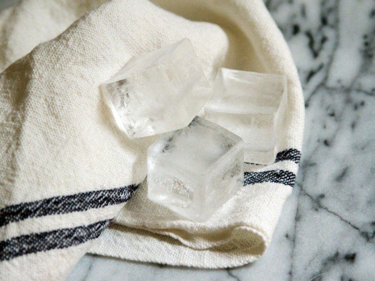 Icing-skinicing-use-a-soft-towl-put-ice-in-towel-rub-on-face-in-circular-motions