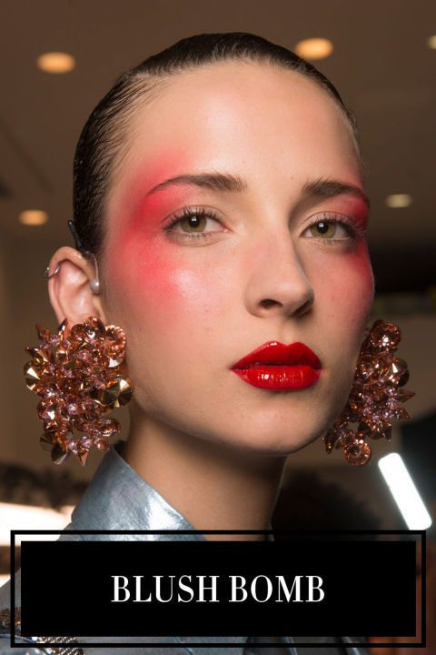 makeup-trend-2017-heavy-colorful-blush-from-cheeks-to-temples