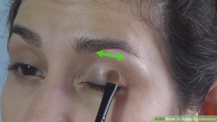 cream-eye-shadow-natural-looking-highlight-under-brows-subtle-sheen