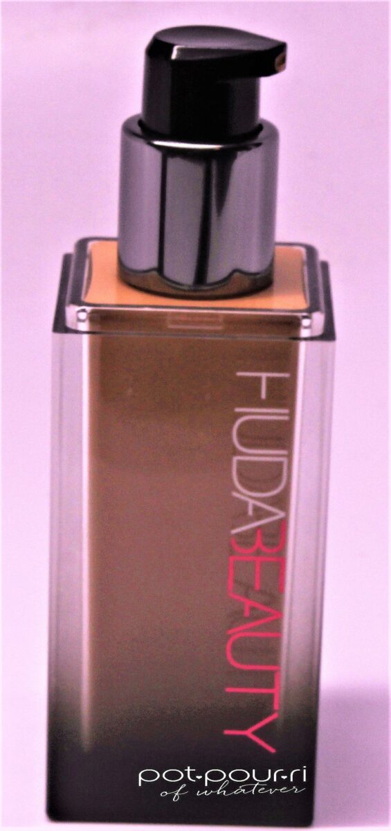 Hyda-bottle-with-pump-applicator