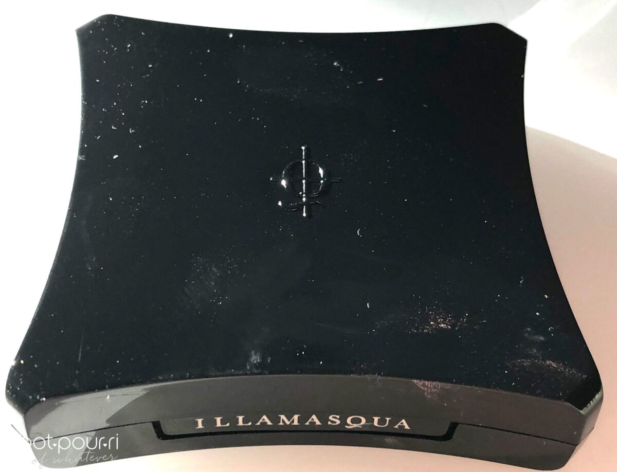 ILLAMASQUA NUDE COLLECTION BEY BEYOND POWDER HEAVY DUTY PLASTIC COMPACTUTY BLACK PLASTIC COMPACT