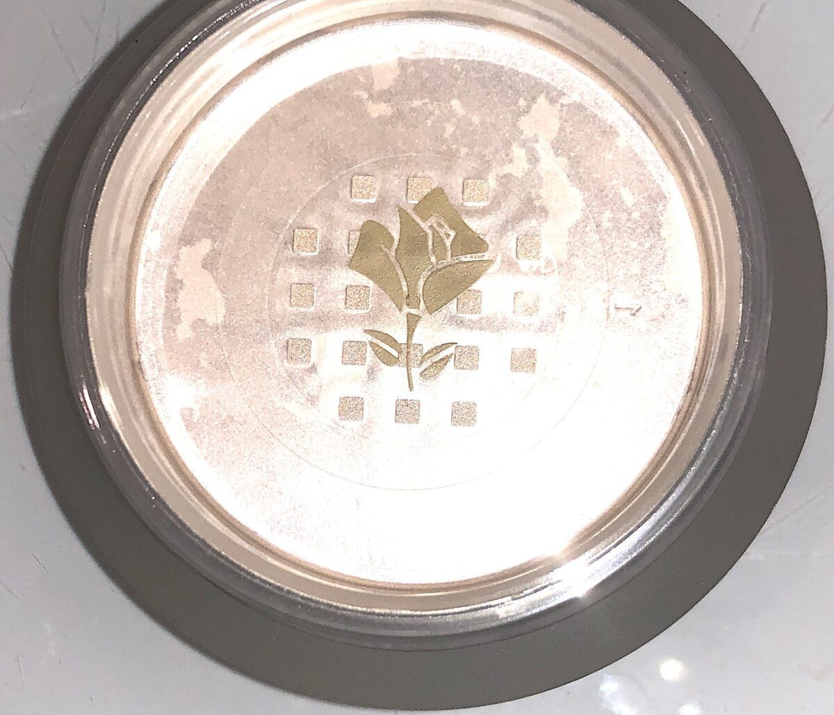 THE SHADE OF THE LANCOME ABSOLUE PECHE POWDER