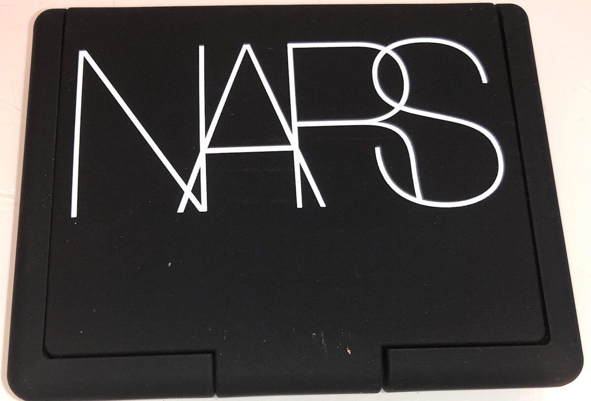 NARS ICONIC BLUSH TEN NEW COLORS COME IN THE SAME ICONIC PALETTE