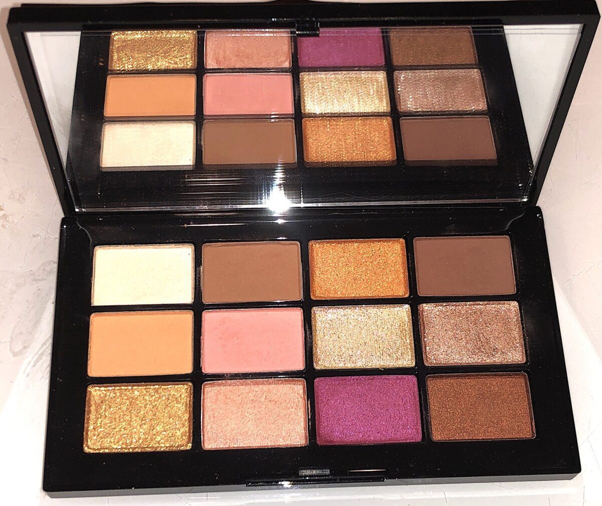 THE INSIDE OF THE NARS AFTERGLOW EYESHADOW PALETTE