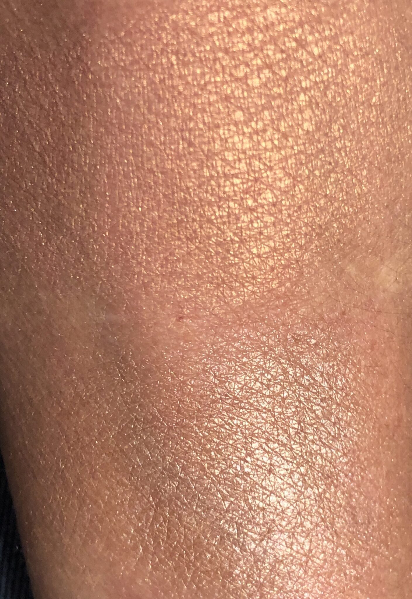 DIORSKIN NUDE LUMINIZER SHIMMERING GLOW POWDER SWATCHES TOP IS PEACH DUNE, BOTTOM IS ROSE GLOW