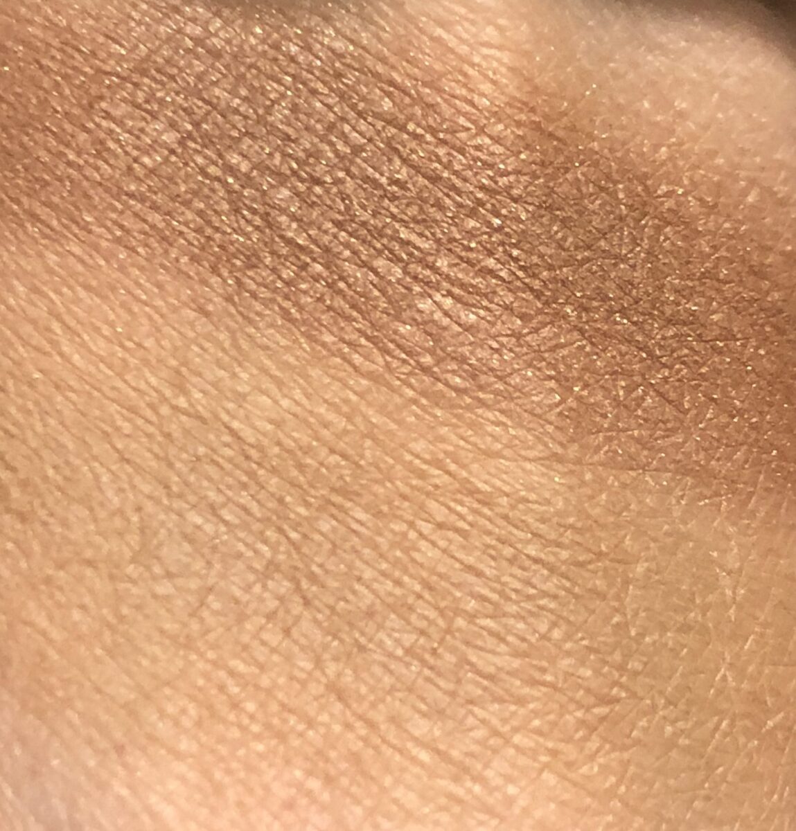 SURRATT BEYOND BEIGE EYESHADOW PALETTE SWATCHES CUIVRE ON THE TOP, AND GREIGE ON THE BOTTOM