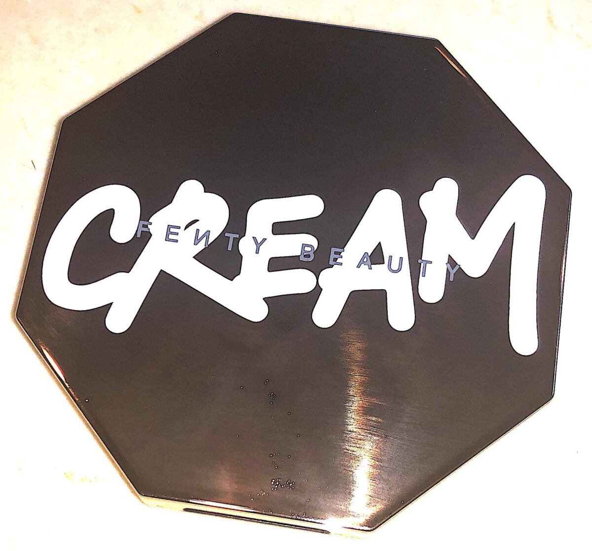 FENTY CHEEKS OUT FREESTYLE CREAM BRONZER COMPACT
