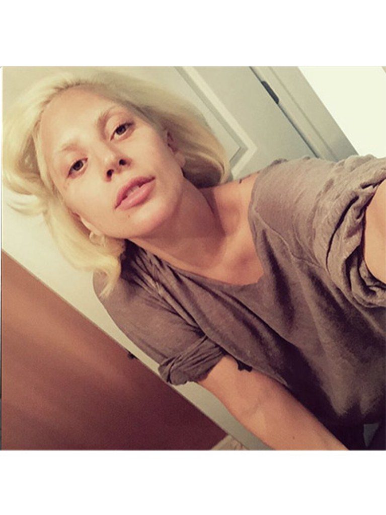 Blond-hair, Lady Gaga without makeup