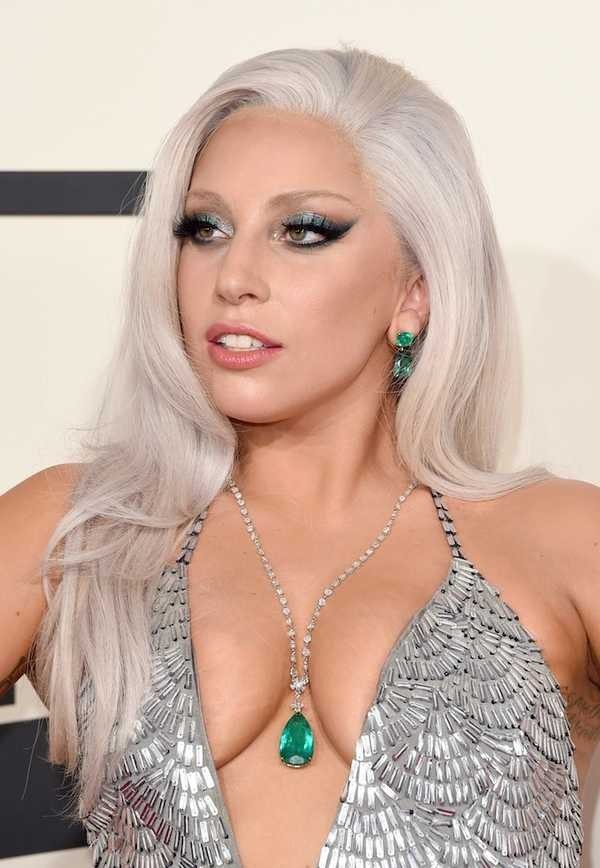 Lady-Gaga-Hairstyles-and-Makeup-Looks-at-Oscars-600x868
