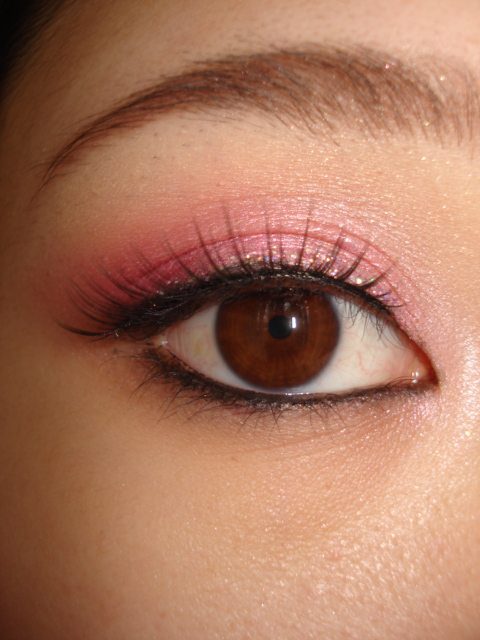 May-looks-pink-shadow-eyeshadow