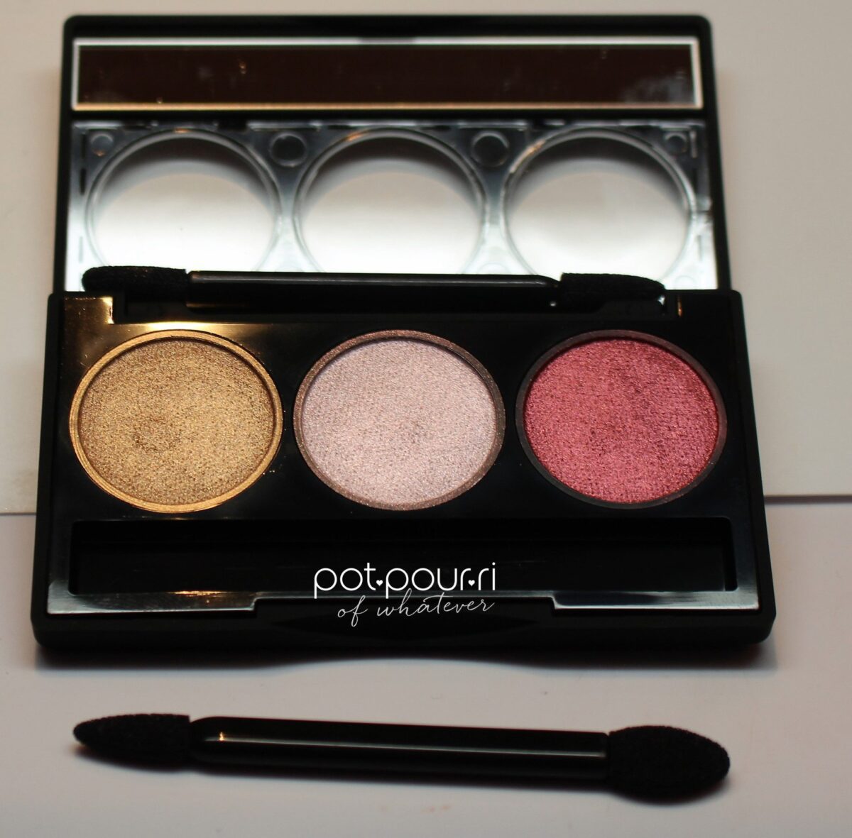 Stellar-Stardust-lip-palette-includes-thin-mirror-and-double-ended-applicator