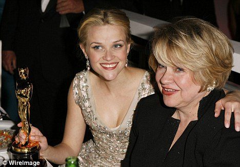 Reese Witherspoon and her mom
