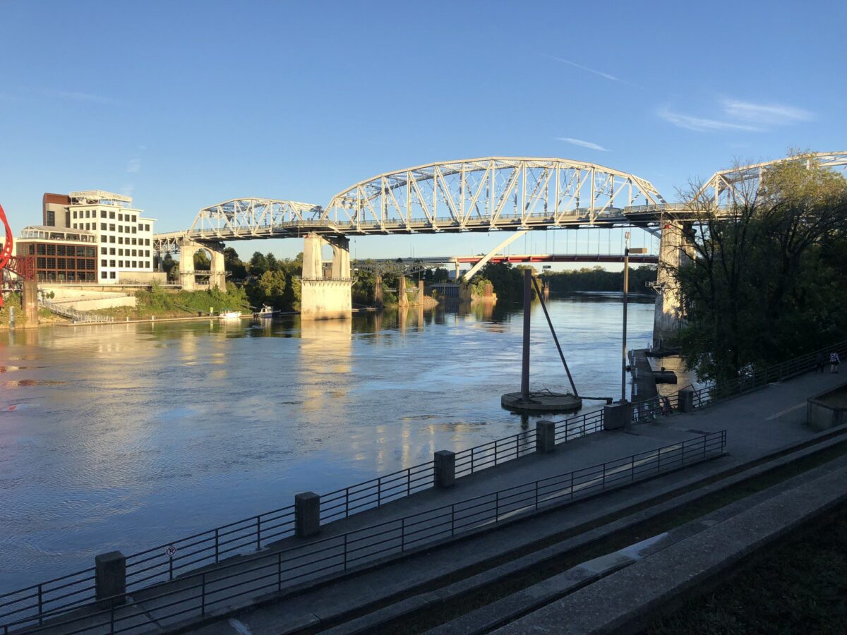 CUNMBERLAND RIVER IN DOWNTOWN NASHVILLE