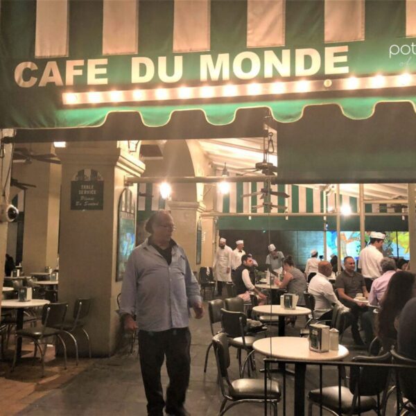 Cafe du Monde opened 24 hours